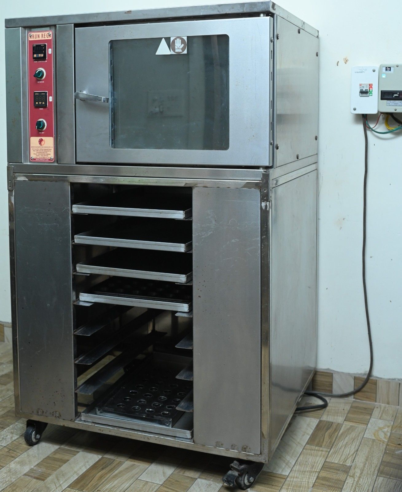 Baking oven